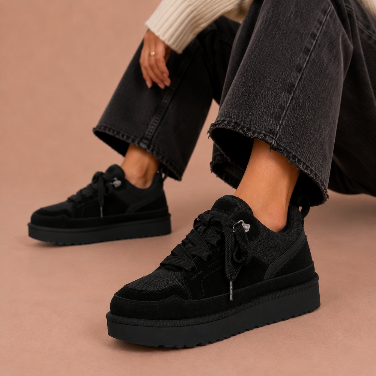 Black / 11