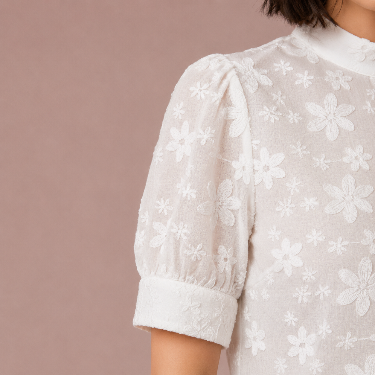 Women’s White Lace Collar Blouse