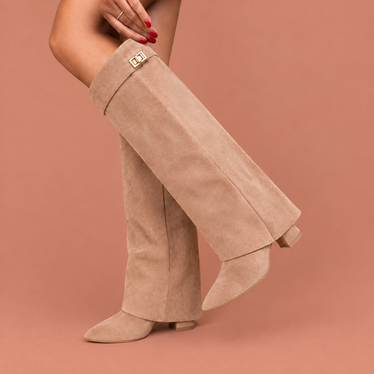 Apricot (suede) / 9